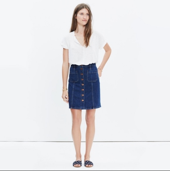 Madewell Dresses & Skirts - Madewell Button-Front Denim Skirt with Pockets